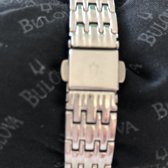 Ladies Bulova watch - Picture 3 of 4